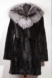 Великолепная норковая шубка с капюшоном, трапеция, чернобурка. 1023