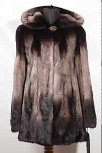 Новый норковый полушубок с капюшоном, трапеция, расцветка трафарет.2014